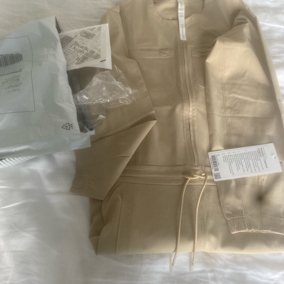 Lululemon Ventlight zippered jumpsuit - Picture 5 of 5